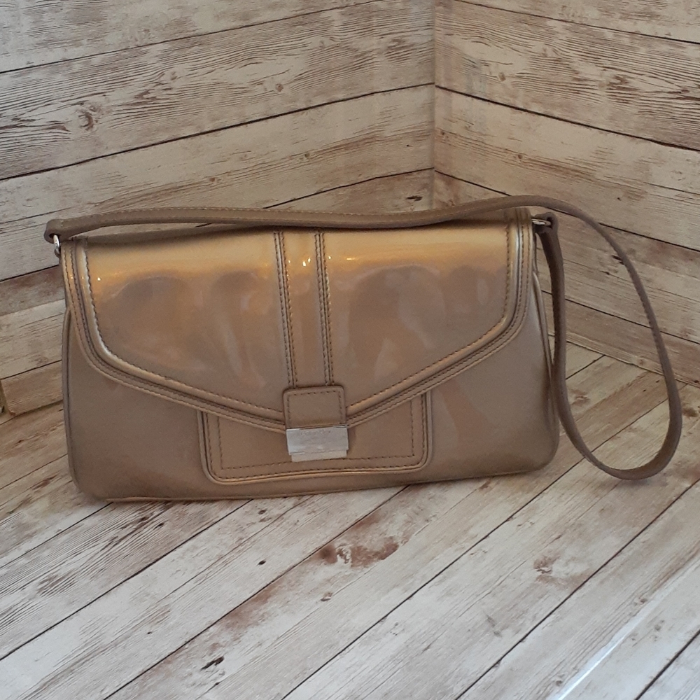 Shoulder bag. / baguette